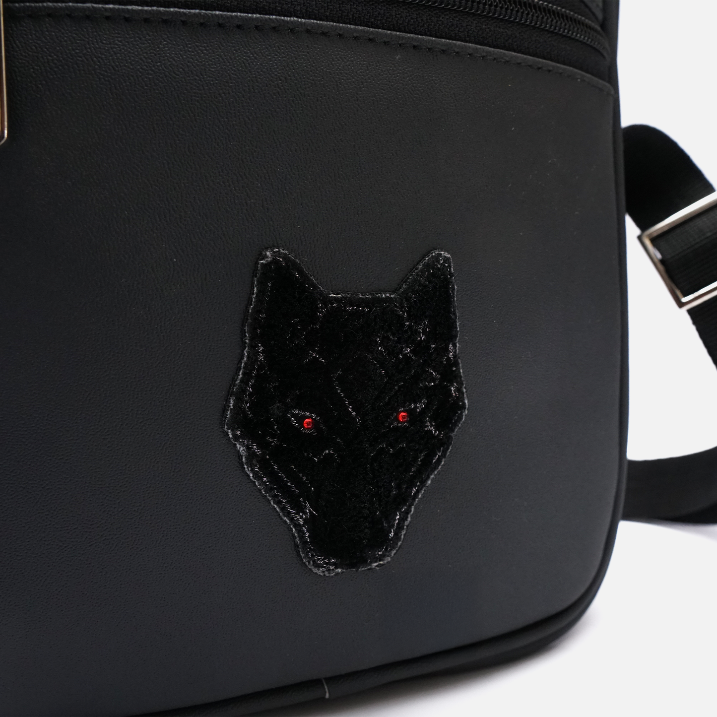 Night wolf cross bag