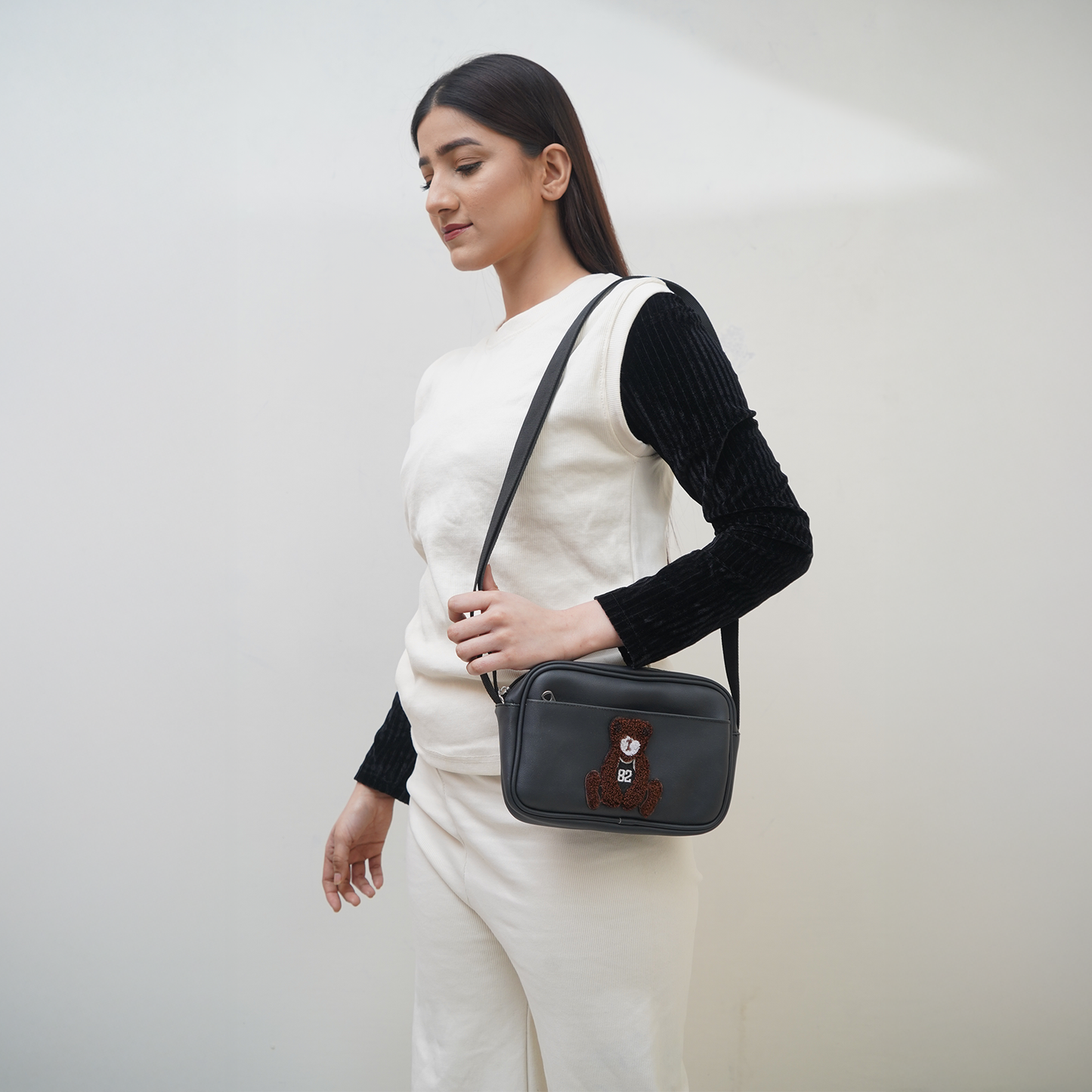Teddy sling bag