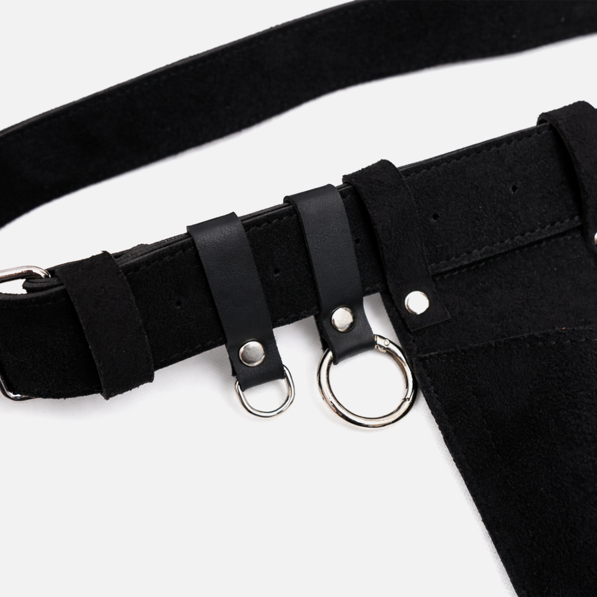 minimalist waist bag with compartments