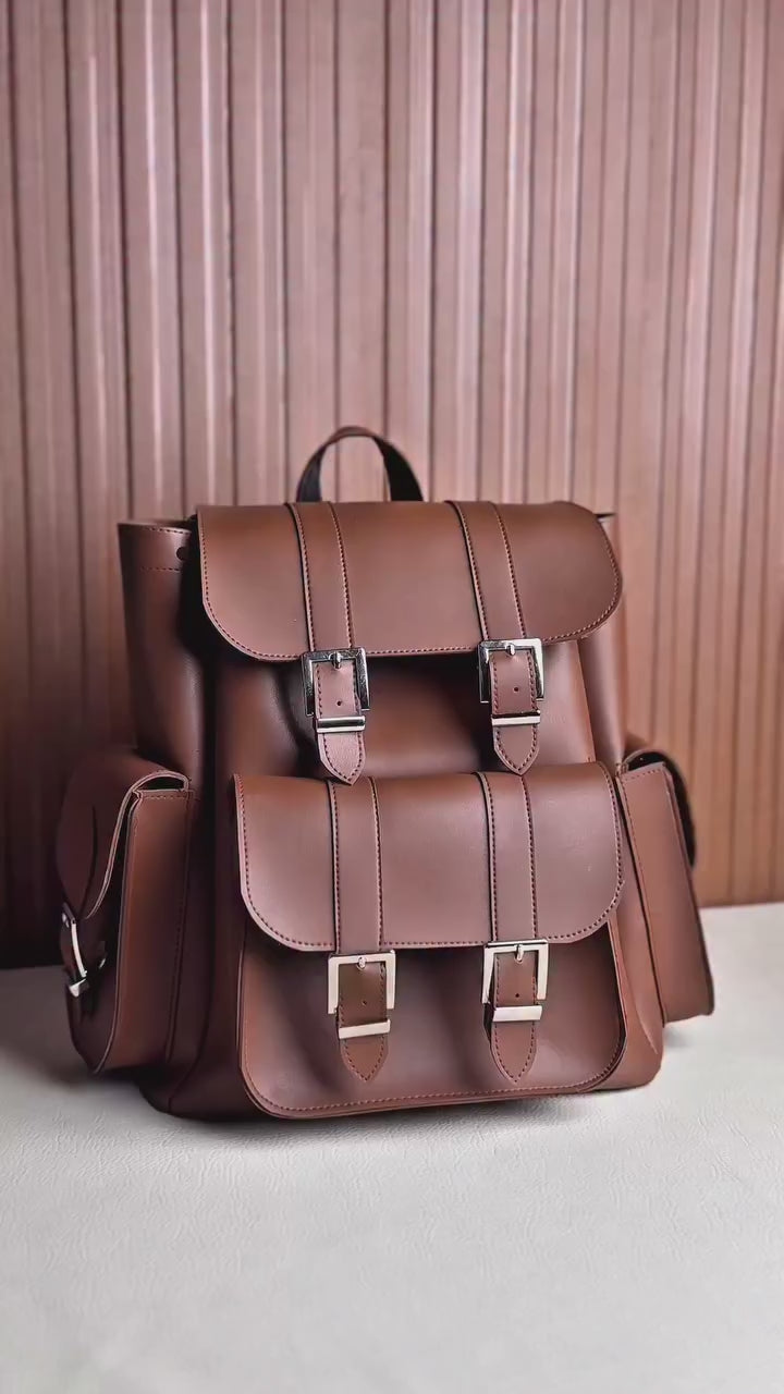 Wait till you see how much this bag can hold 👀This isn’t just a bag… it’s a system..Bag name= B

